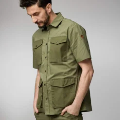 FJÄLLRÄVEN RÄVEN SHIRT SS M Herren - Outdoor Hemd -Günstiges Trail Outfit Geschäft 5637996801 j raeven shirt ss m fjaellraeven 24